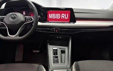 Volkswagen Golf VIII, 2021 год, 1 918 000 рублей, 13 фотография