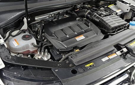 Volkswagen Tiguan II, 2024 год, 3 200 000 рублей, 26 фотография