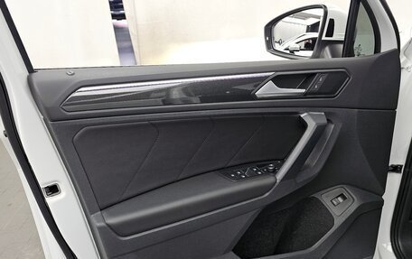 Volkswagen Tiguan II, 2024 год, 3 200 000 рублей, 24 фотография