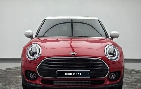 MINI Clubman, 2023 год, 1 960 000 рублей, 2 фотография