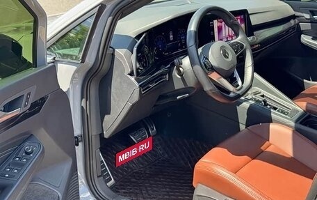 Volkswagen Golf VIII, 2022 год, 1 870 000 рублей, 8 фотография