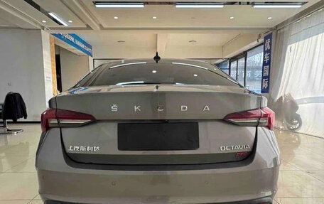 Skoda Octavia IV, 2022 год, 1 635 000 рублей, 5 фотография