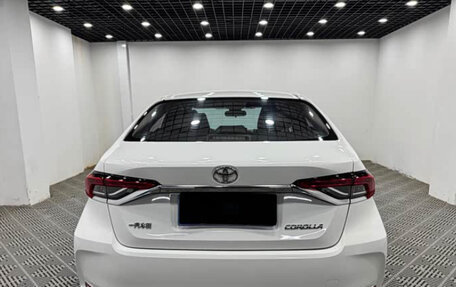 Toyota Corolla, 2021 год, 1 350 000 рублей, 5 фотография