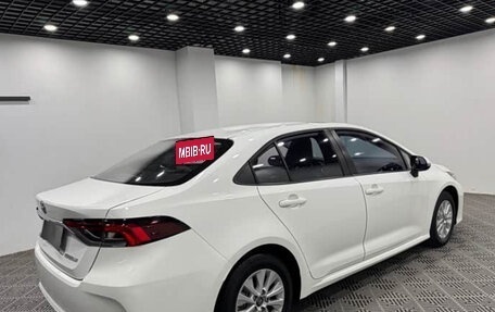 Toyota Corolla, 2021 год, 1 350 000 рублей, 4 фотография