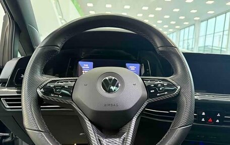 Volkswagen Golf VIII, 2023 год, 1 900 000 рублей, 10 фотография