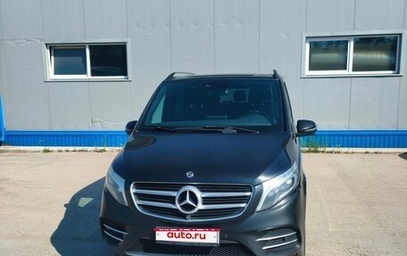 Mercedes-Benz V-Класс, 2018 год, 4 500 000 рублей, 1 фотография