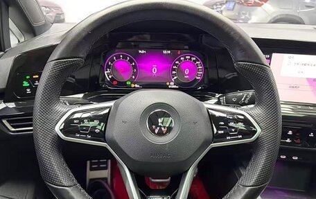 Volkswagen Golf VIII, 2022 год, 1 800 000 рублей, 2 фотография