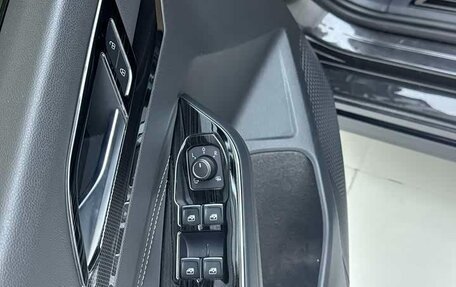 Volkswagen Golf VIII, 2022 год, 1 832 000 рублей, 16 фотография