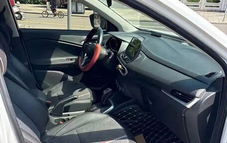 Chevrolet Tracker, 2022 год, 1 030 000 рублей, 8 фотография