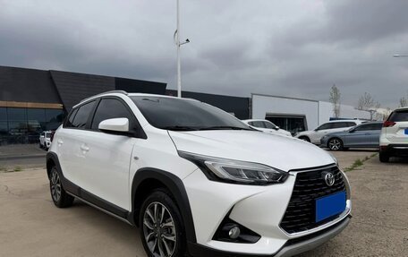 Toyota Yaris, 2022 год, 1 320 000 рублей, 3 фотография