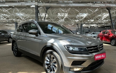Volkswagen Tiguan II, 2018 год, 2 690 000 рублей, 3 фотография