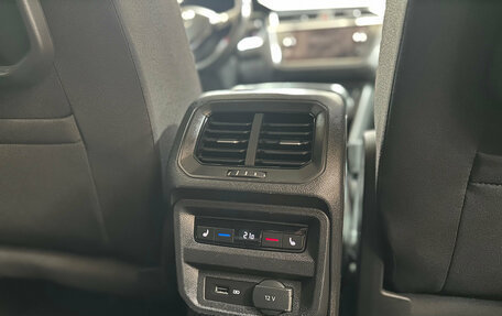 Volkswagen Tiguan II, 2018 год, 2 690 000 рублей, 19 фотография