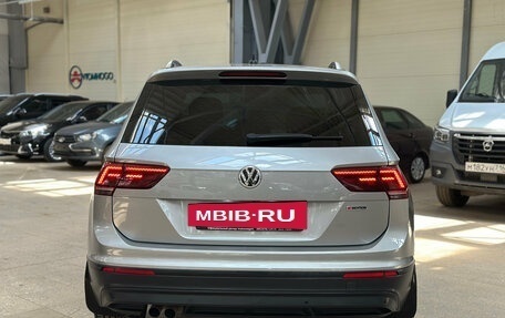 Volkswagen Tiguan II, 2018 год, 2 690 000 рублей, 6 фотография