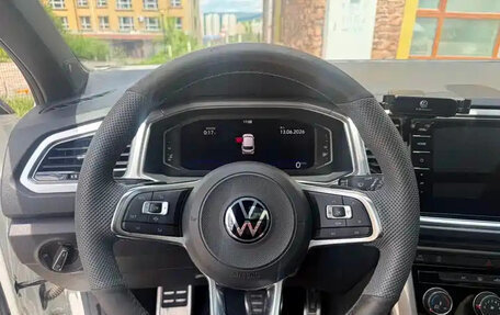 Volkswagen T-Roc I, 2022 год, 1 850 311 рублей, 21 фотография