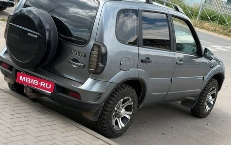 Chevrolet Niva I рестайлинг, 2010 год, 550 000 рублей, 3 фотография