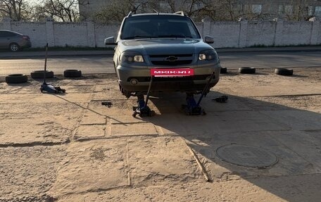 Chevrolet Niva I рестайлинг, 2010 год, 550 000 рублей, 5 фотография