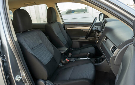 Mitsubishi Outlander III рестайлинг 3, 2012 год, 1 200 000 рублей, 8 фотография