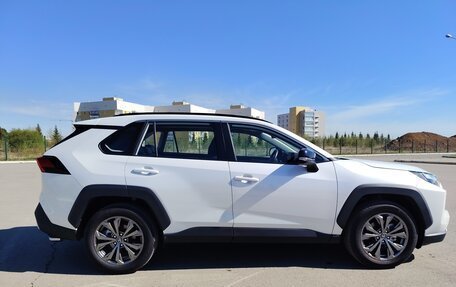 Toyota RAV4, 2025 год, 3 900 000 рублей, 5 фотография