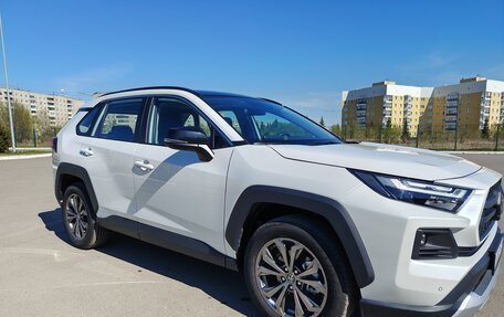 Toyota RAV4, 2025 год, 3 900 000 рублей, 4 фотография