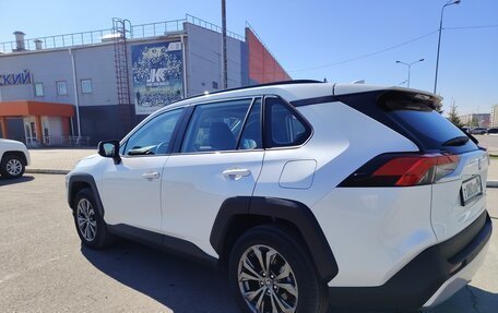 Toyota RAV4, 2025 год, 3 900 000 рублей, 9 фотография