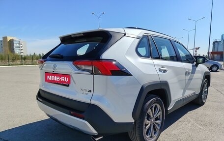 Toyota RAV4, 2025 год, 3 900 000 рублей, 6 фотография