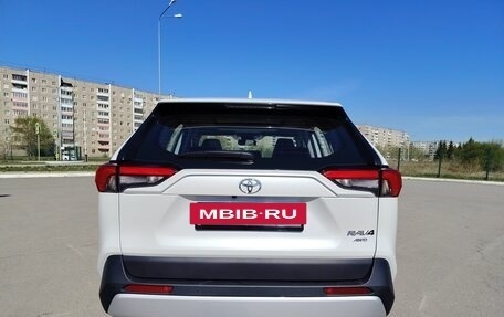 Toyota RAV4, 2025 год, 3 900 000 рублей, 8 фотография