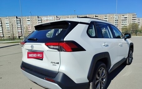 Toyota RAV4, 2025 год, 3 900 000 рублей, 21 фотография
