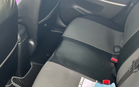 Hyundai Solaris II рестайлинг, 2013 год, 700 000 рублей, 7 фотография