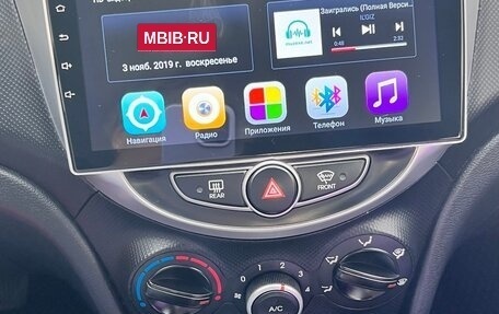 Hyundai Solaris II рестайлинг, 2013 год, 700 000 рублей, 6 фотография