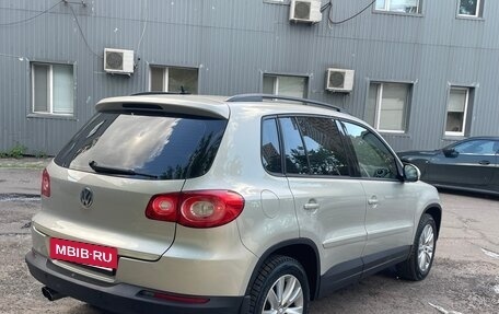 Volkswagen Tiguan I, 2010 год, 945 000 рублей, 2 фотография