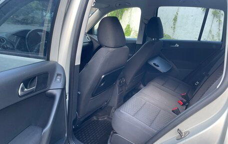 Volkswagen Tiguan I, 2010 год, 945 000 рублей, 27 фотография