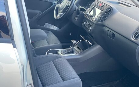 Volkswagen Tiguan I, 2010 год, 945 000 рублей, 28 фотография