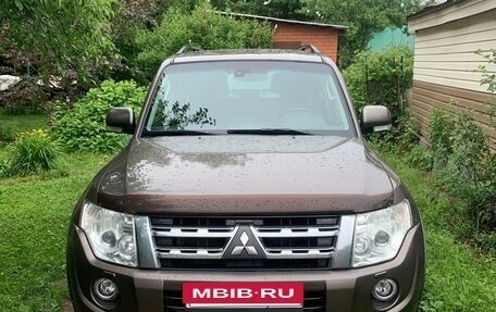 Mitsubishi Pajero IV, 2011 год, 2 100 000 рублей, 2 фотография