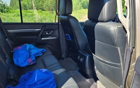 Mitsubishi Pajero IV, 2011 год, 2 100 000 рублей, 10 фотография