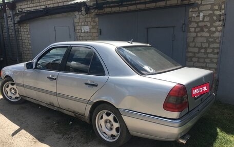 Mercedes-Benz C-Класс, 1994 год, 230 000 рублей, 2 фотография