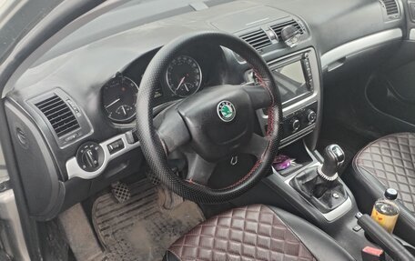 Skoda Octavia, 2011 год, 800 000 рублей, 2 фотография