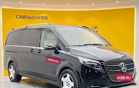 Mercedes-Benz V-Класс, 2024 год, 8 199 000 рублей, 2 фотография