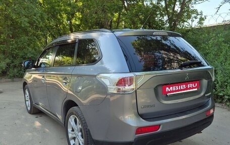 Mitsubishi Outlander III рестайлинг 3, 2012 год, 1 490 000 рублей, 6 фотография