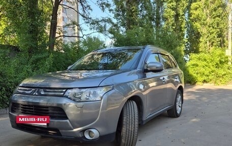 Mitsubishi Outlander III рестайлинг 3, 2012 год, 1 490 000 рублей, 7 фотография