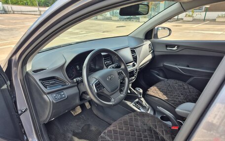 Hyundai Solaris II рестайлинг, 2021 год, 1 680 000 рублей, 9 фотография