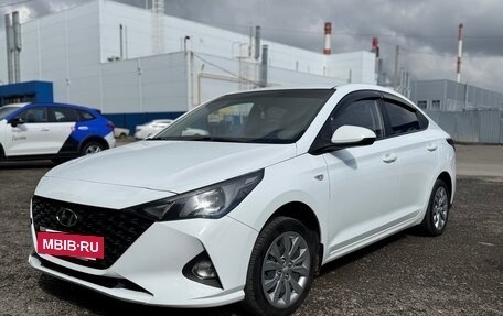 Hyundai Solaris II рестайлинг, 2020 год, 940 000 рублей, 2 фотография