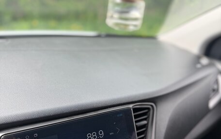 Hyundai Solaris II рестайлинг, 2020 год, 940 000 рублей, 10 фотография