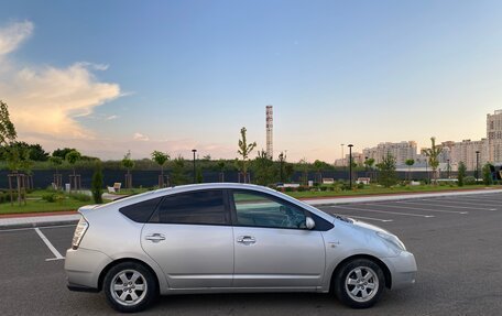Toyota Prius, 2006 год, 635 000 рублей, 4 фотография