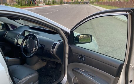 Toyota Prius, 2006 год, 635 000 рублей, 16 фотография