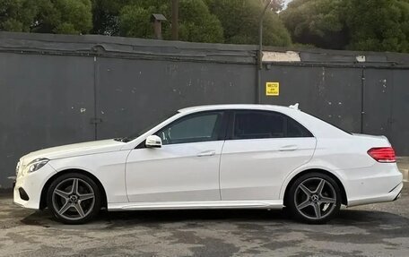 Mercedes-Benz E-Класс, 2013 год, 2 300 000 рублей, 4 фотография
