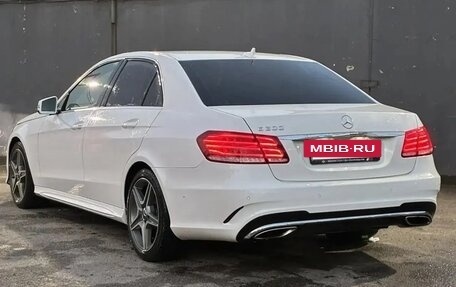 Mercedes-Benz E-Класс, 2013 год, 2 300 000 рублей, 3 фотография