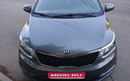 KIA Rio III рестайлинг, 2016 год, 960 000 рублей, 2 фотография