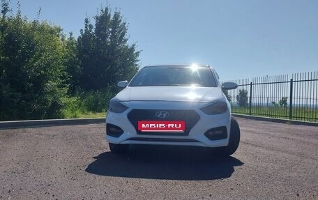Hyundai Solaris II рестайлинг, 2017 год, 1 100 000 рублей, 4 фотография