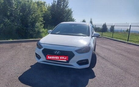 Hyundai Solaris II рестайлинг, 2017 год, 1 100 000 рублей, 2 фотография