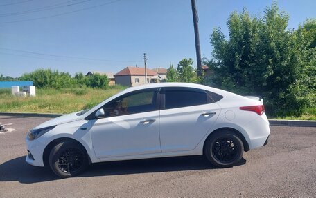 Hyundai Solaris II рестайлинг, 2017 год, 1 100 000 рублей, 15 фотография